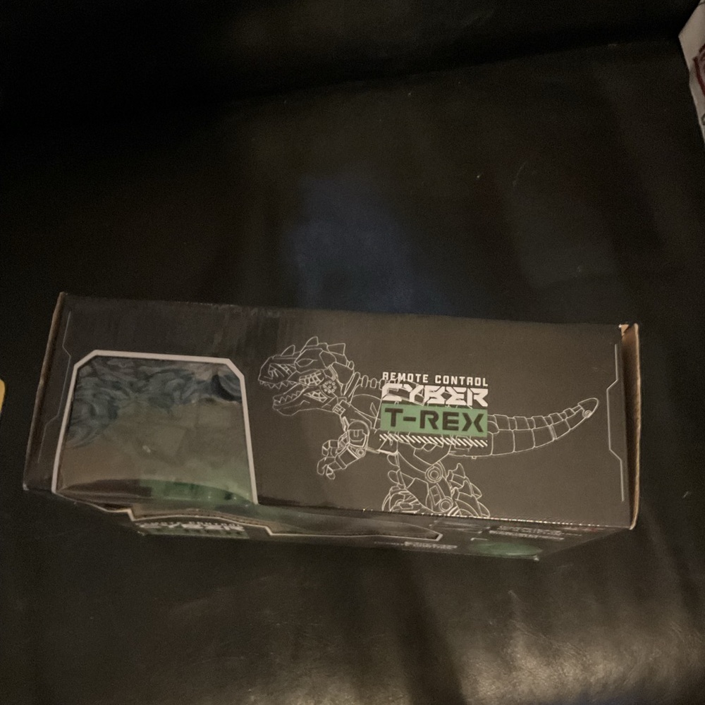 Cyber T-Rex w/ Remote Control - Picture 5 of 6